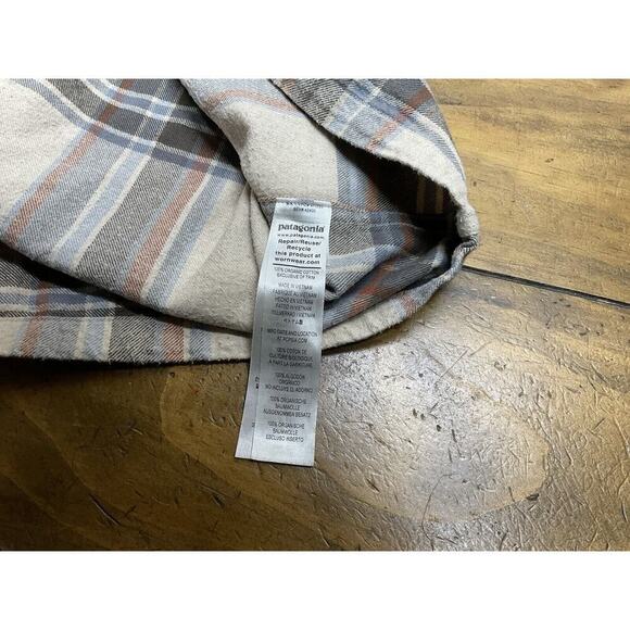 Patagonia Organic Cotton Men’s Fjord Flannel Shirt Size Small Beige - Picture 9 of 11